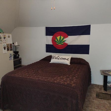 Quiet Upstairs Studio Close To Town 420 Friendly Trinidad Exterior photo